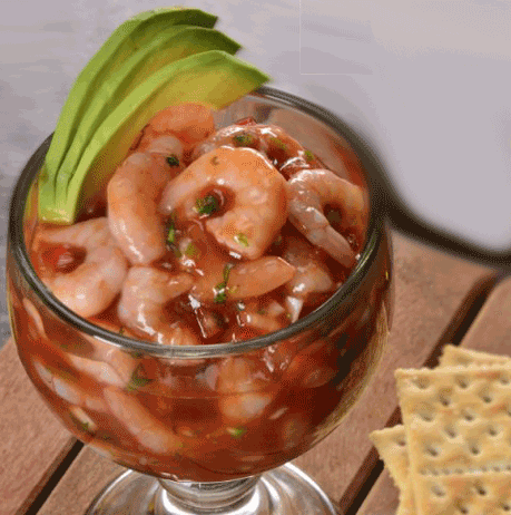 coctel-de-camarones-con-catsup