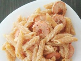 Pasta-con-salchichas-y-queso